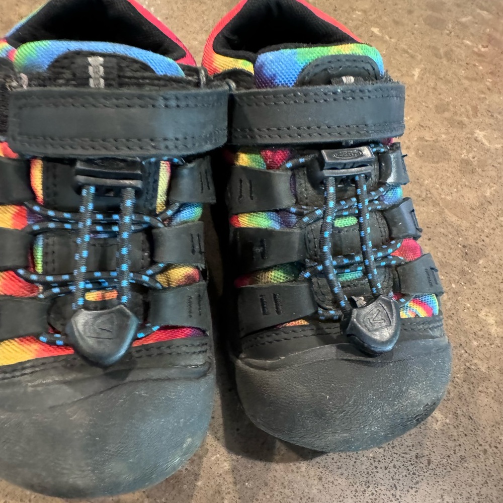 Unisex Keen Size 9
